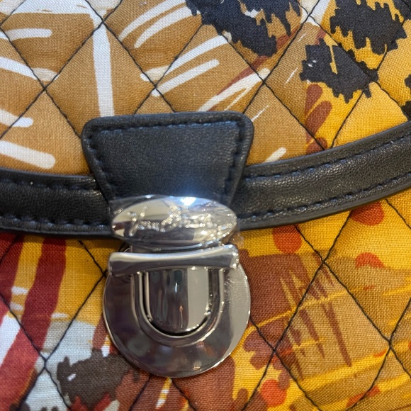 Vera Bradley Ultimate Wristlet Painted Feathers NWT with Defects (see photos) - Picture 11 of 12